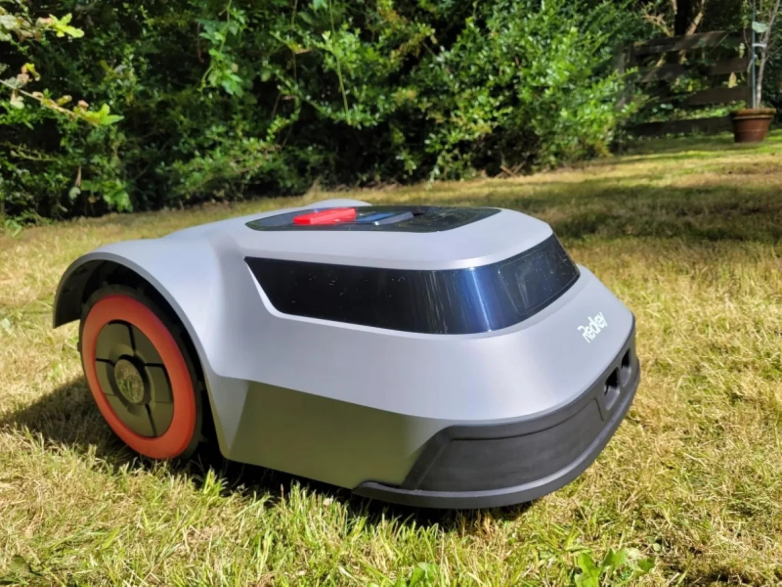 Advanced Technology in the Best Robot Lawn Mower for Large Yards